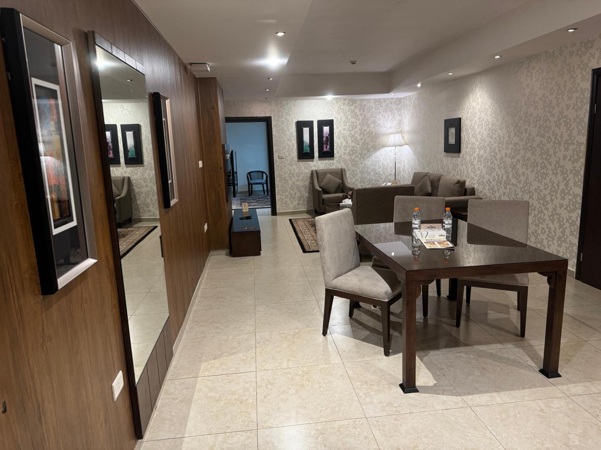 City Rose Hotel Suites Amman Exteriör bild